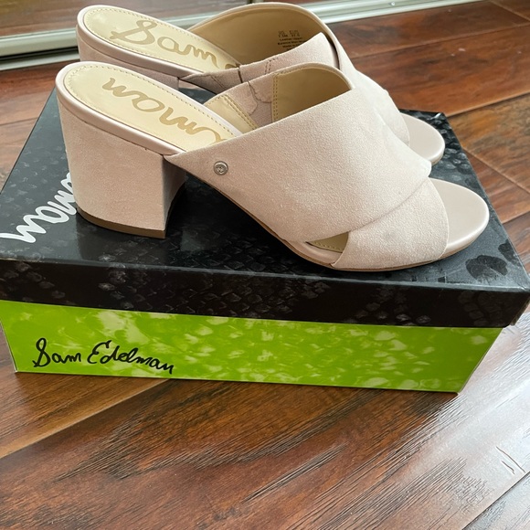 Blush slip on sandals - Picture 2 of 4